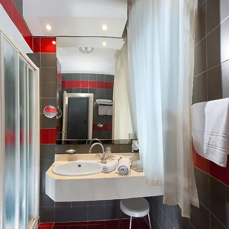 Sarti 4* ريتشيوني