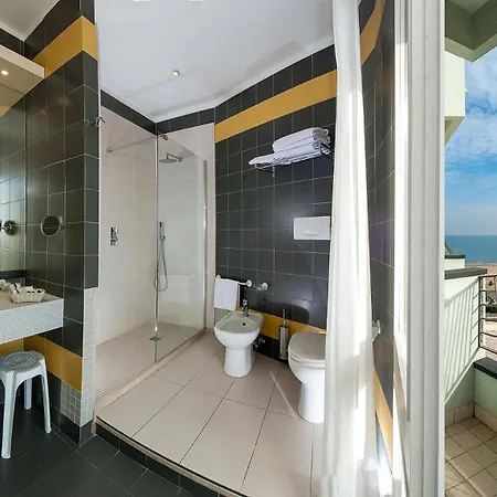 Отель Sarti 4*