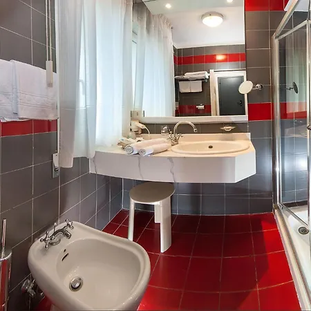 Отель Sarti 4*